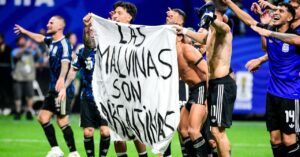 UK Prime Minister Starmer wishes both teams well for the World Cup final, ‘especially Spain’ after No 10 demand investigation into Argentina banner