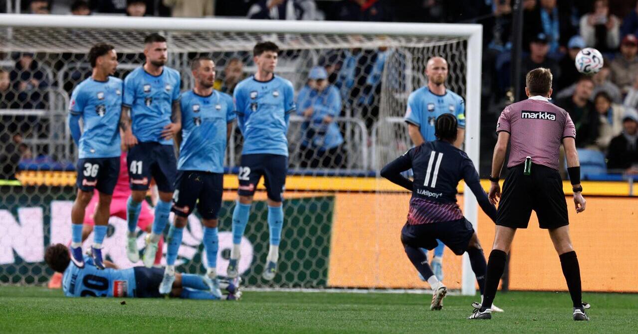 WATCH: Brilliant Tel free-kick hands Tottenham first-half advantage in pre-season friendly against Sydney FC
