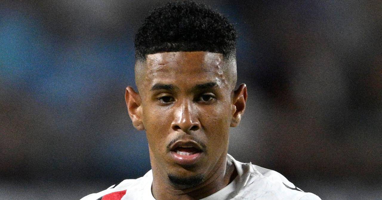 Tottenham sign Savinho from Man City for £75m