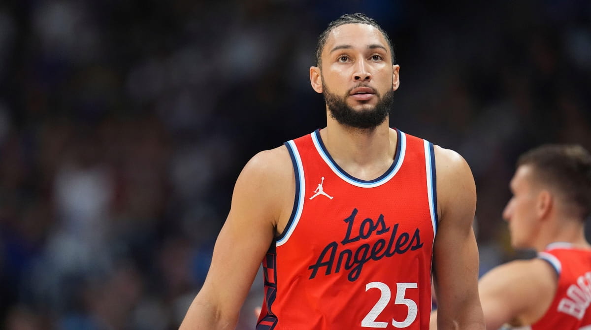 NBA: Simmons returns with one-year Kings contract