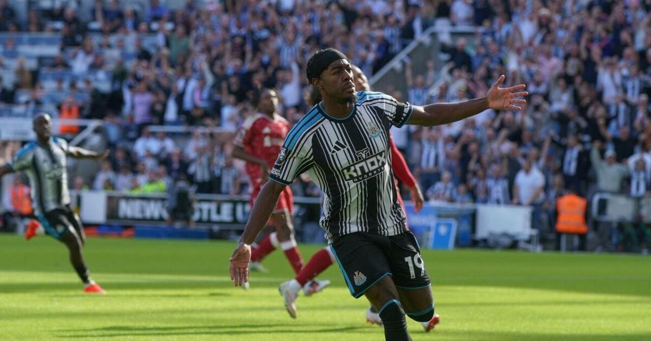 Elanga out of Sweden squad amid concern over Newcastle winger’s injury