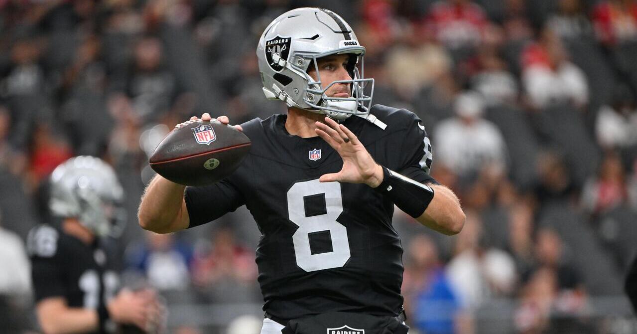 Raiders name veteran Cousins starter over No. 1 pick Mendoza