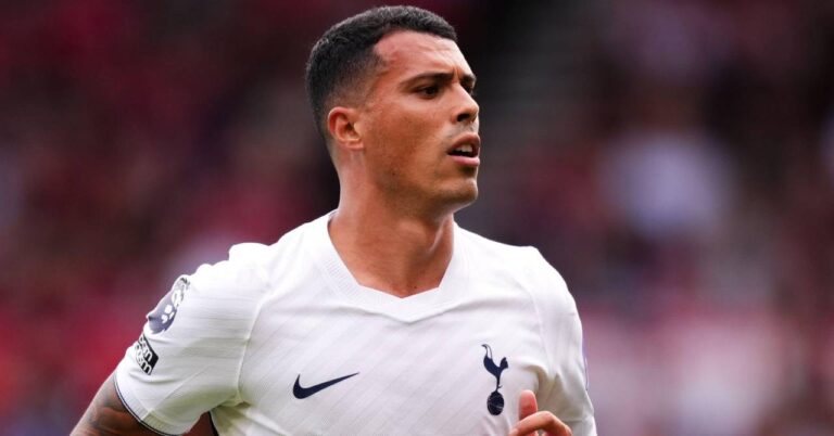 Manchester United v Tottenham: Commentary, live updates and goals