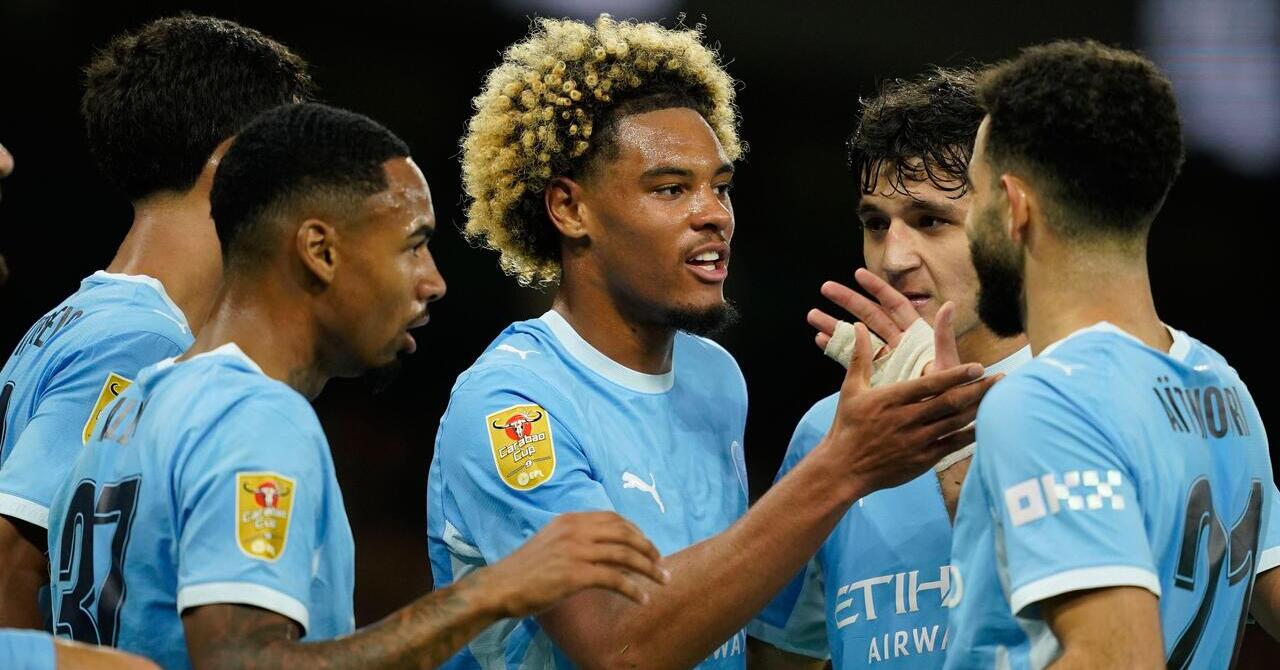 Manchester City 5-0 Norwich: 17-year-old Samba shines in EFL Cup
