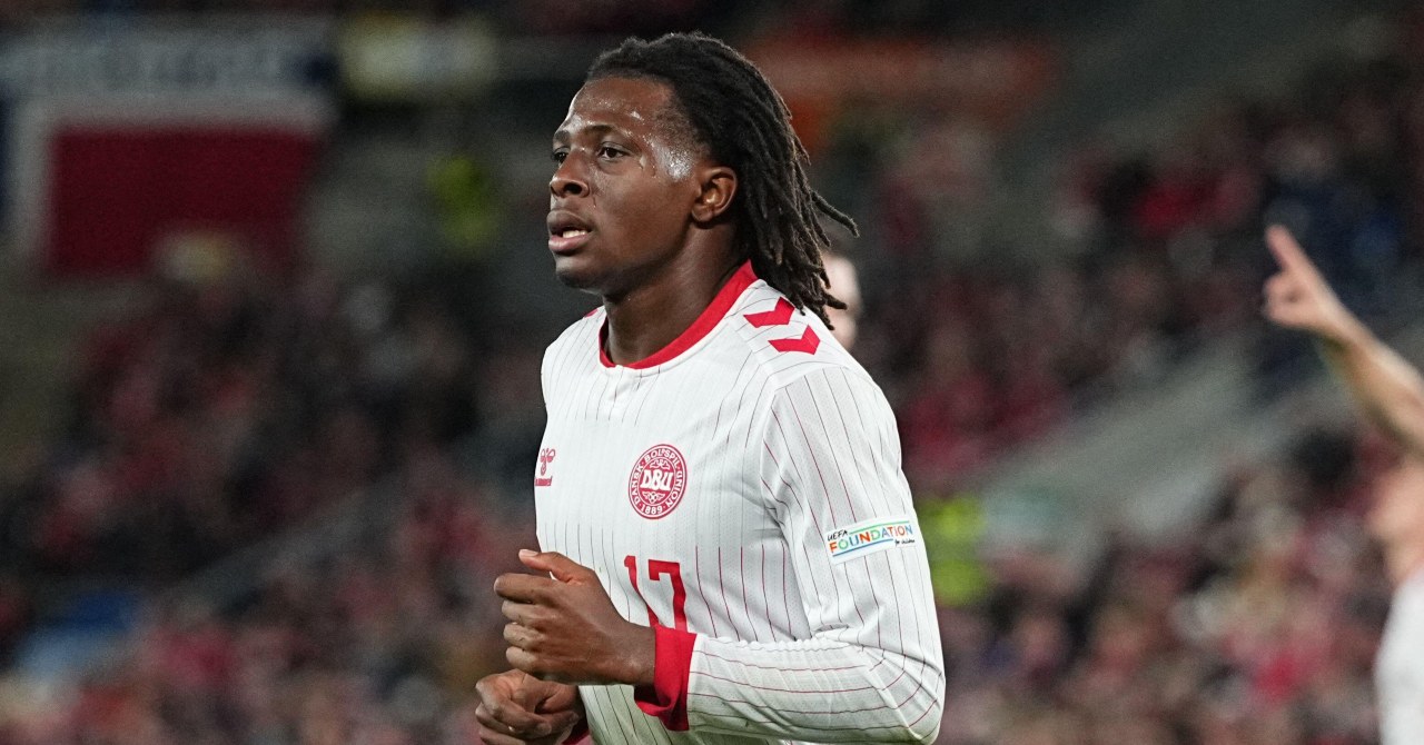 New Manchester United injury concern as Patrick Dorgu forced off in first half of Denmark vs Wales