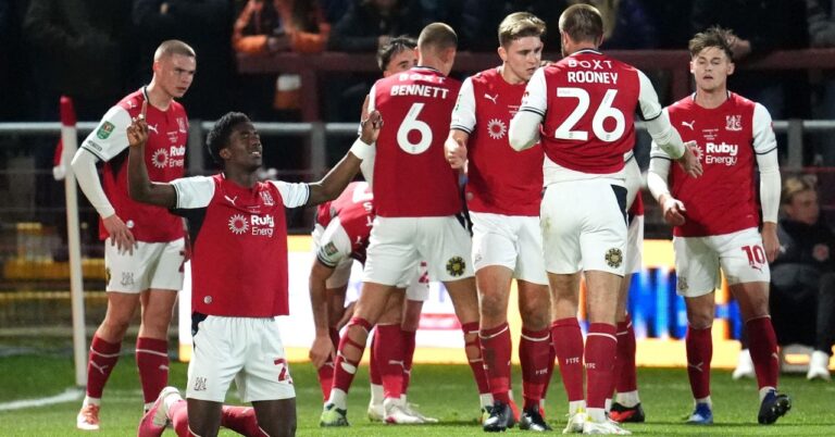 WATCH: Upset on the cards as Fleetwood take shock lead against Arsenal